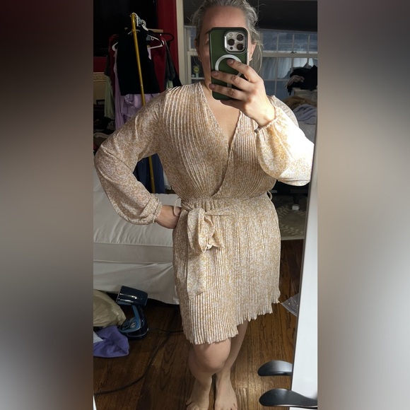 LOVIE & Co Plumba Pleated Dress in Blush Pink Tones Puffy sleeves Size Medium - Picture 4 of 7